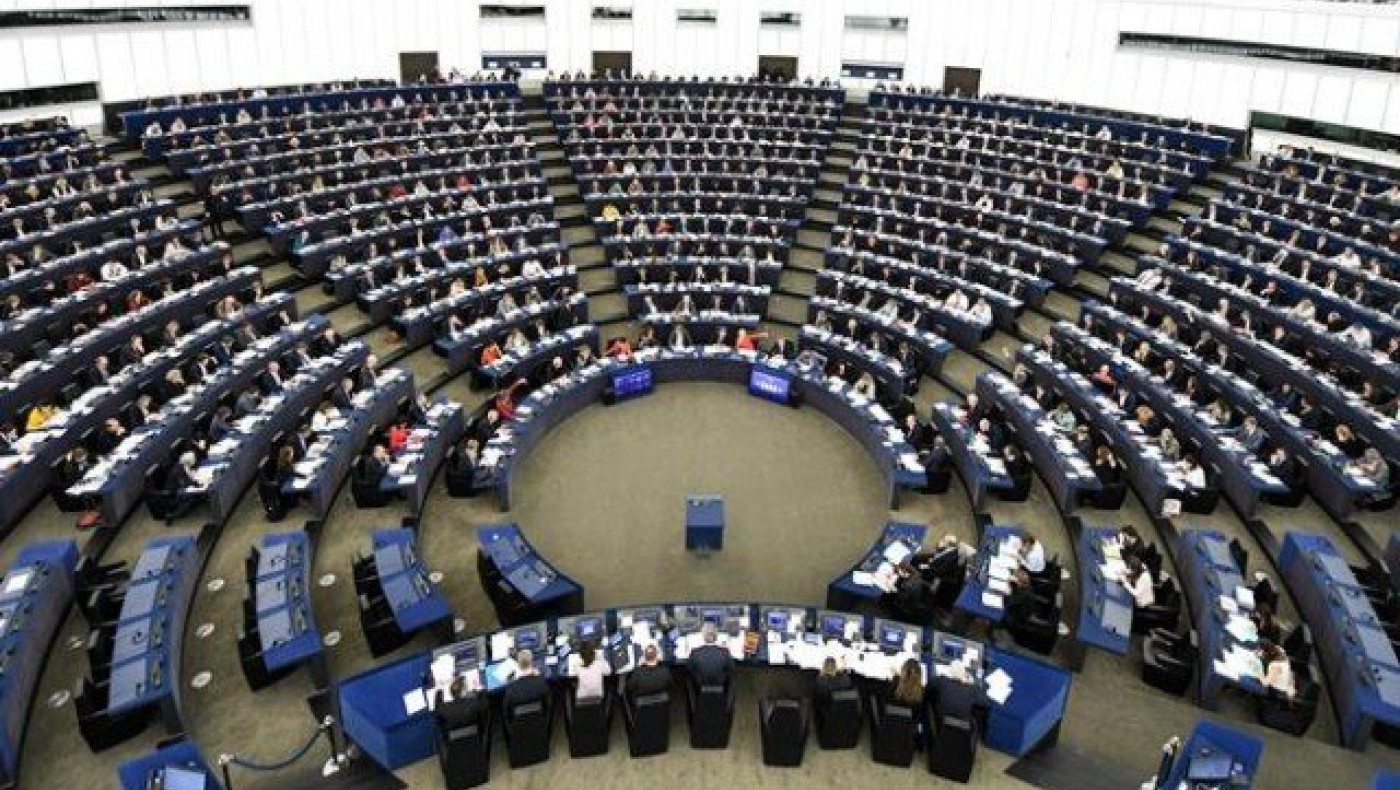 To Eυρωκοινοβούλιο ζητά την απελευθέρωση των Ελλήνων στρατιωτικών