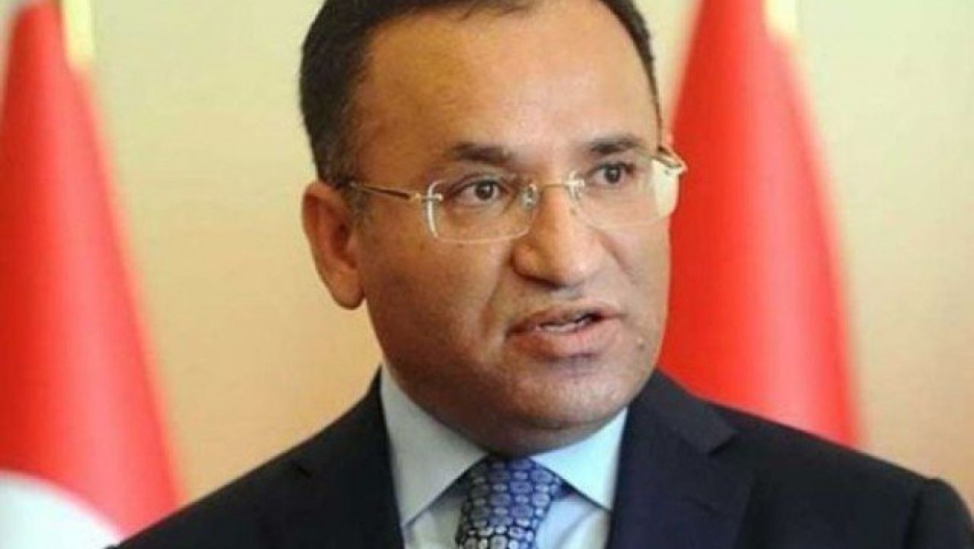 Mποζντάγ: «Ανίκανοι Έλληνες                                 πολιτικοί»