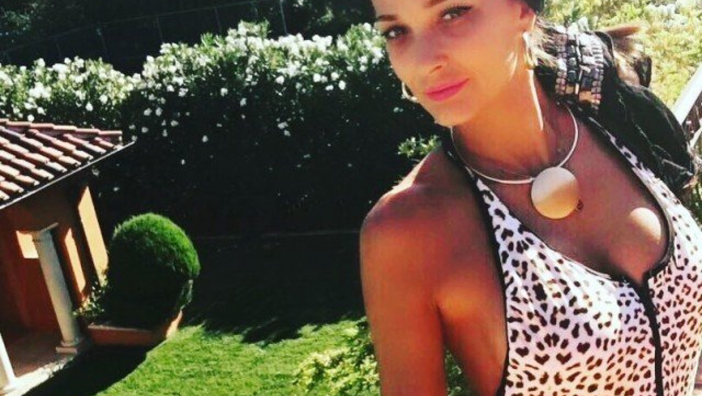 Η απόλυτη             40αρα              Αλέκα         Καμηλά