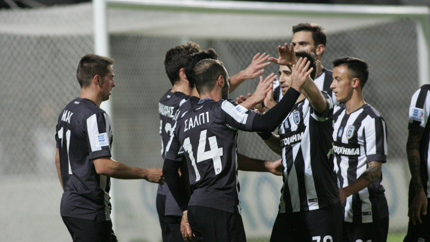 Ασπρόμαυρη... ανοικτή παλάμη!