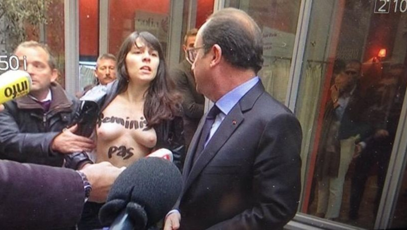 Γυμνόστηθη επίθεση στον Ολάντ από τις Femen (video)