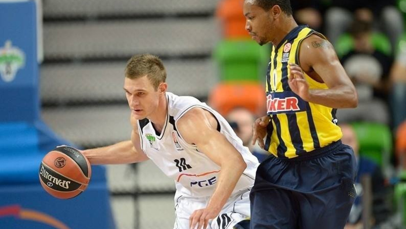 Εύκολα η Φενέρ