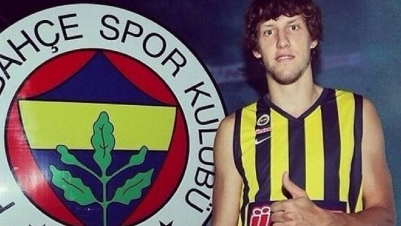 Άλωσε τη Σμύρνη η Φενέρμπαχτσε