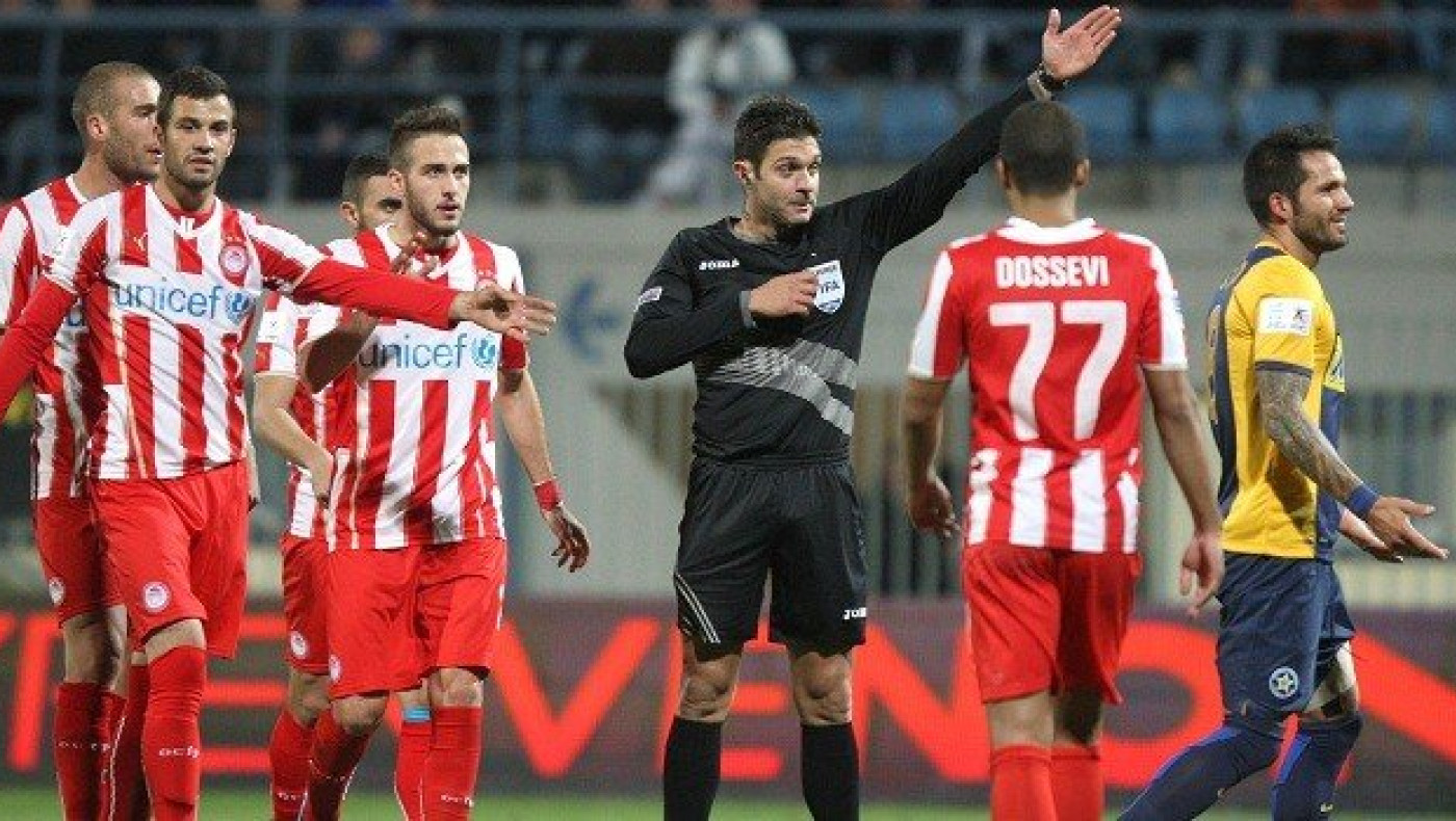 Ο Νικολακόπουλος είδε... αδικία σε δύο φάσεις για τον Ολυμπιακό ! 