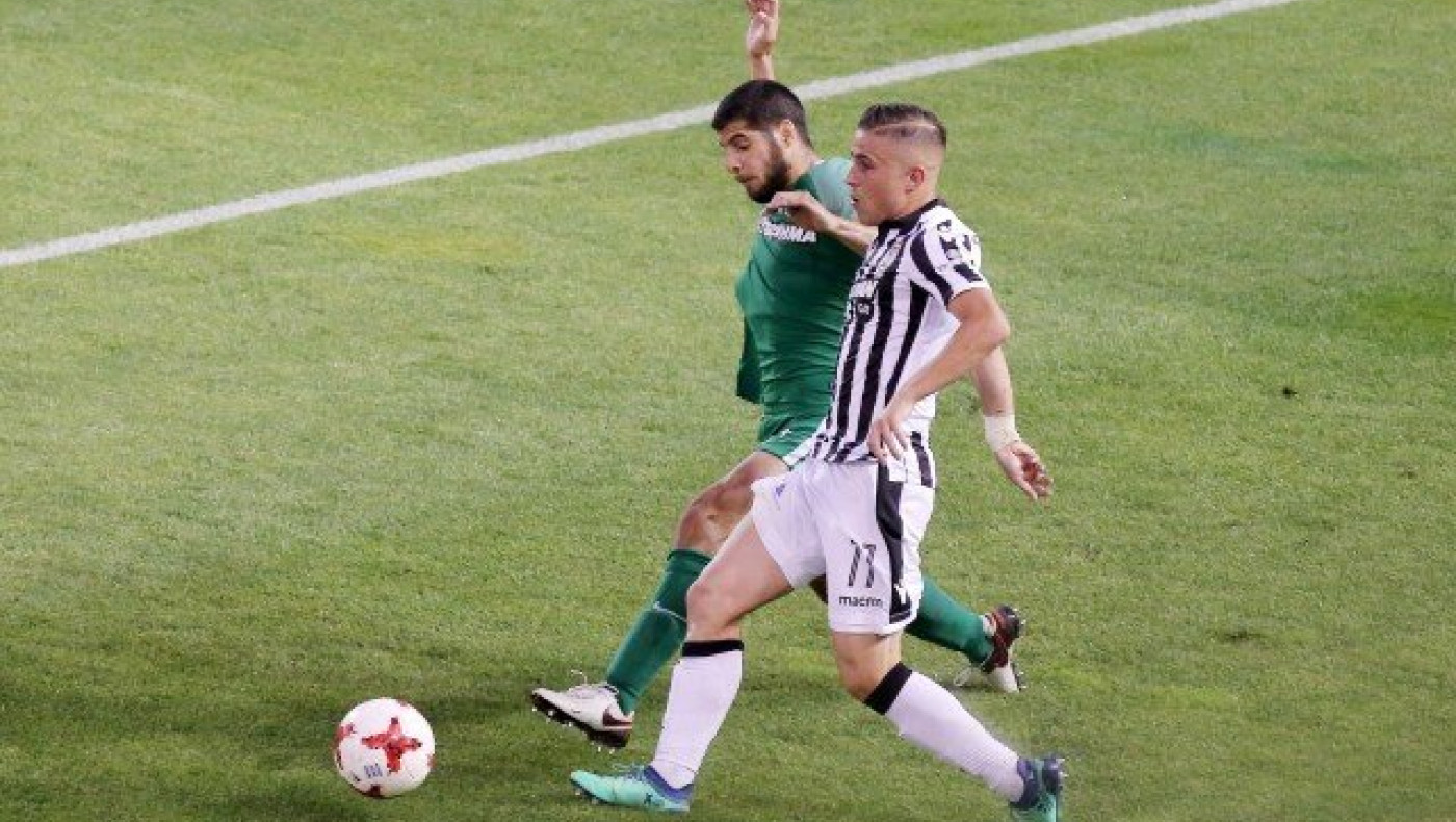 Το «ερυθρόλευκο»                       like στον Πέλκα (Pic)