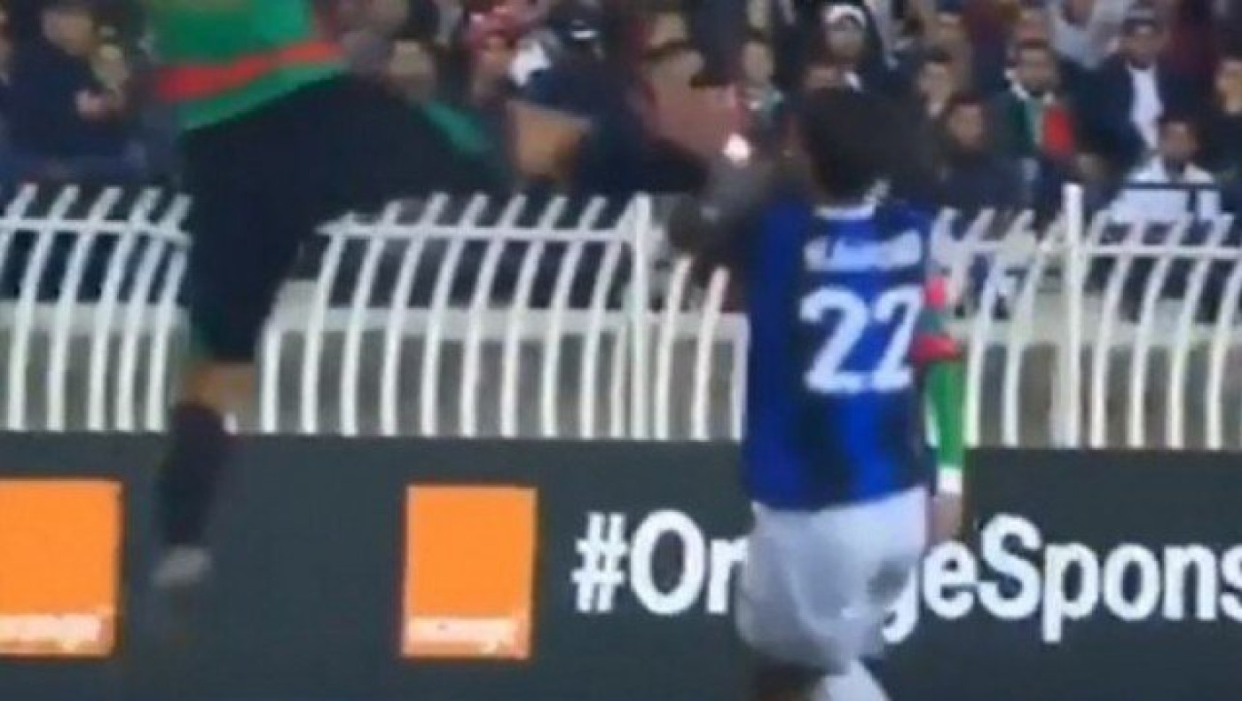 Τρομακτική «καρατιά» στο κεφάλι ποδοσφαιριστή σε ματς στο Μαρόκο