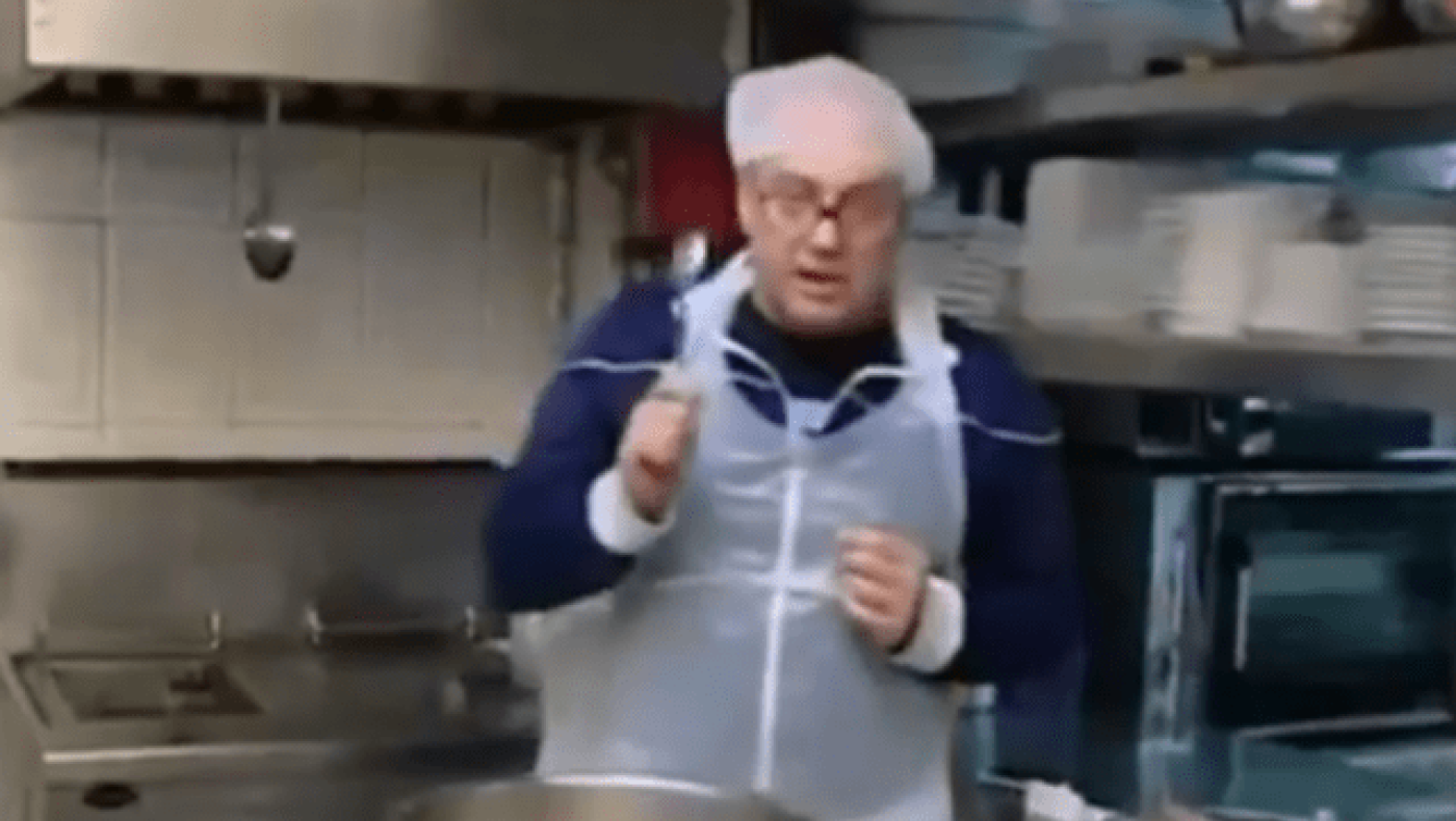 Απίστευτο! Ο Ραπτόπουλος           μαγειρεύει! (vid)