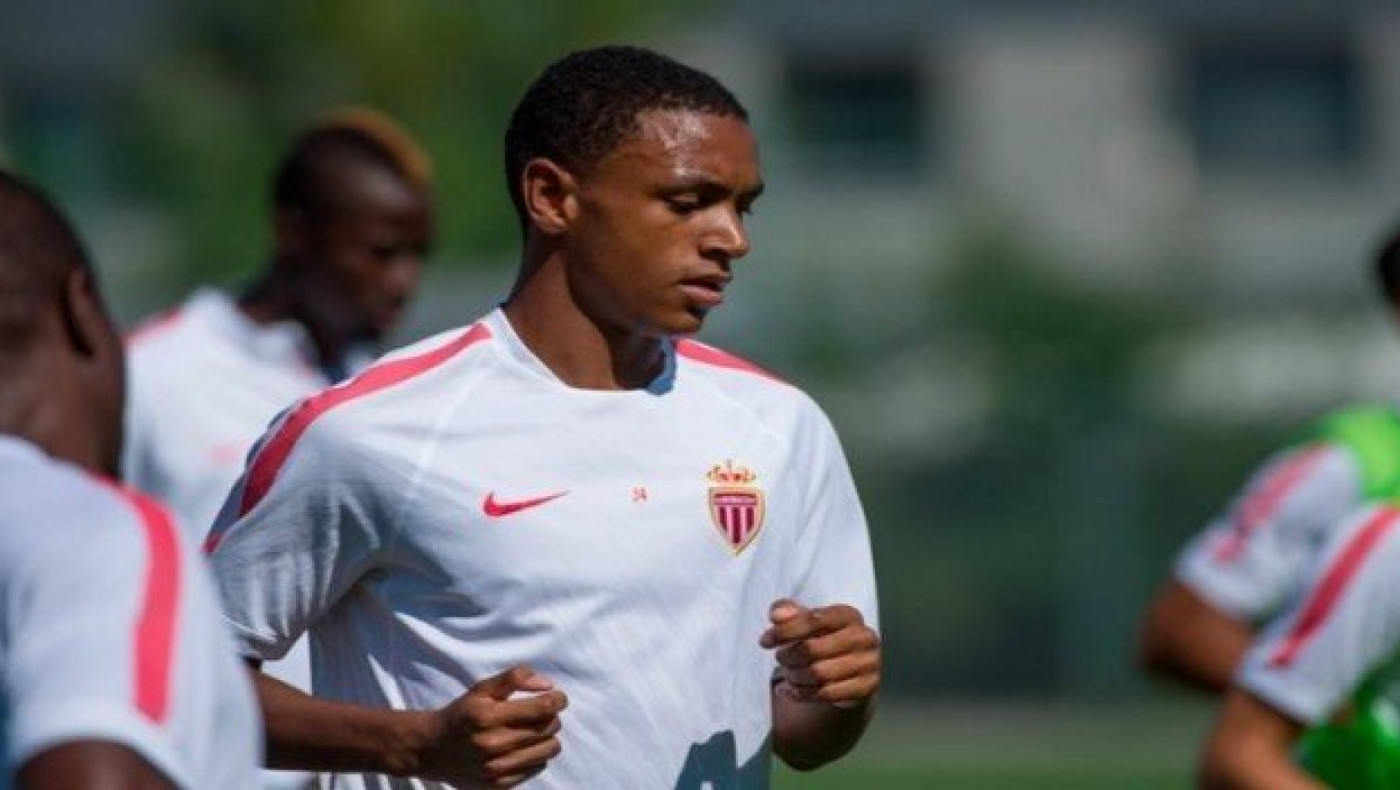 Φλερτάρει με           Ντιαλό η                     'Αρσεναλ