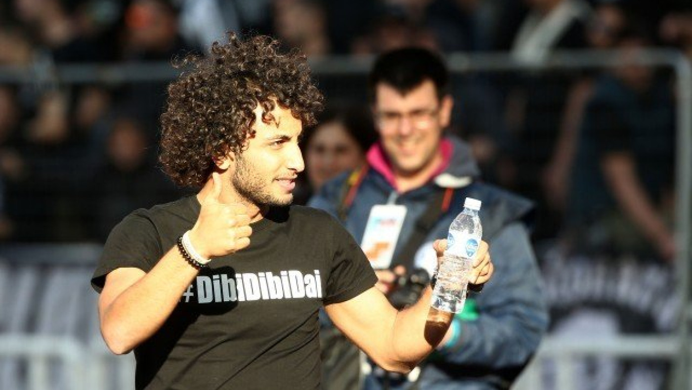 Φωτογραφήθηκε με τους οπαδούς της       ΑΕΚ ο Ουάρντα