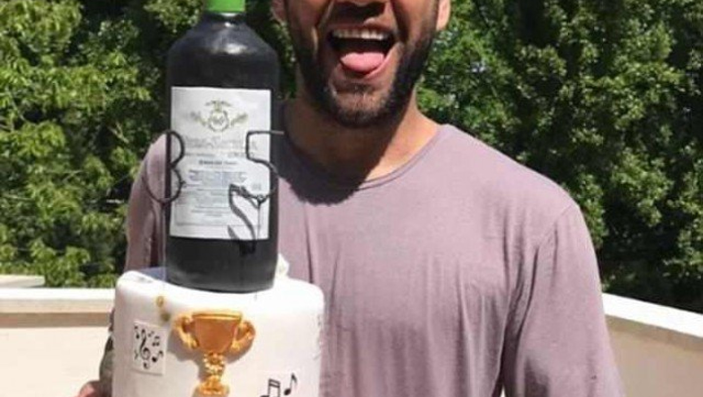 Ο Ντάνι Άλβες γιόρτασε με τον δικό του  ξεχωριστό τρόπο ( pics )