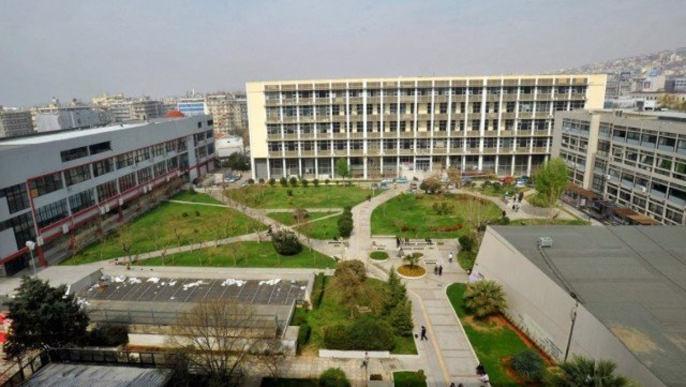 Θεσσαλονίκη: Του επιτέθηκαν μέσα στο ΑΠΘ και τον λήστεψαν