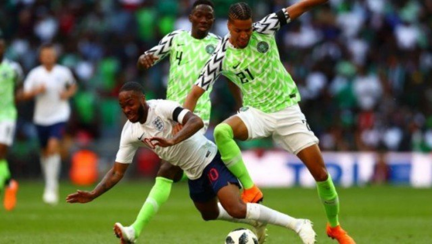 Απαράδεκτος Στέρλινγκ, βούτηξε για πέναλτι σε φιλικό (vid)