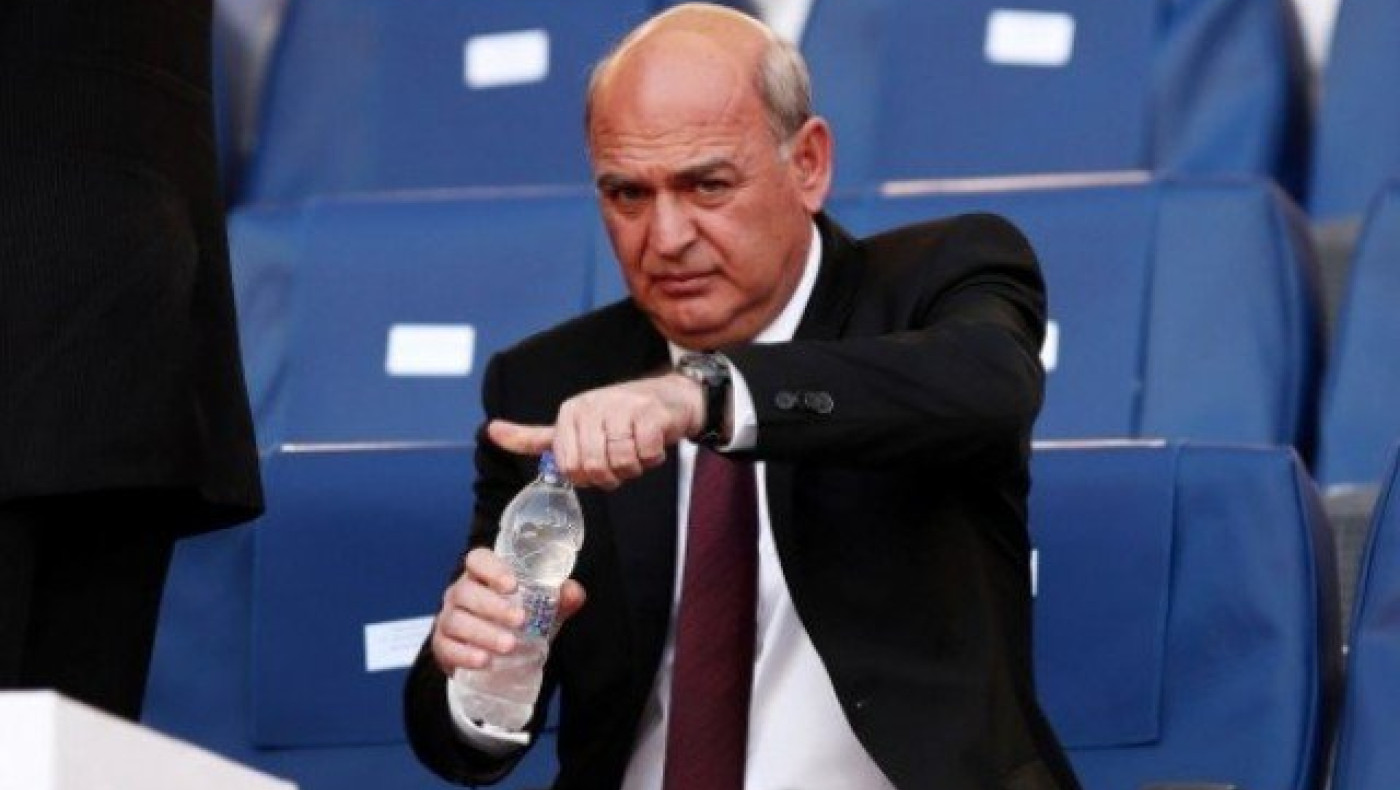 Μείωσε           το       χρέος η διοίκηση         Γραμμένου