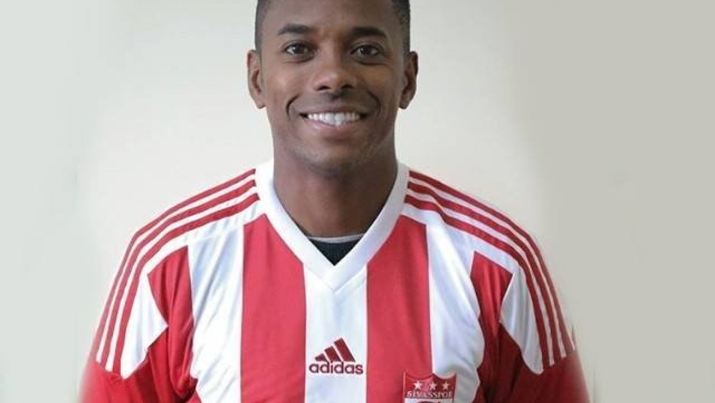 «Τρελό», απίστευτο, σενάριο           για Ρομπίνιο!