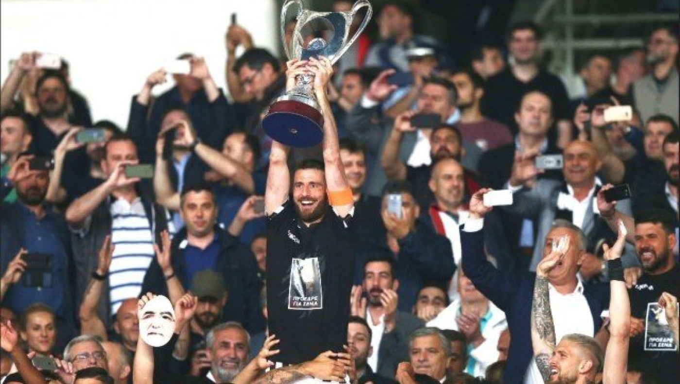 Ενα έμπρακτο      «ευχαριστώ» σε έναν αληθινό αρχηγό