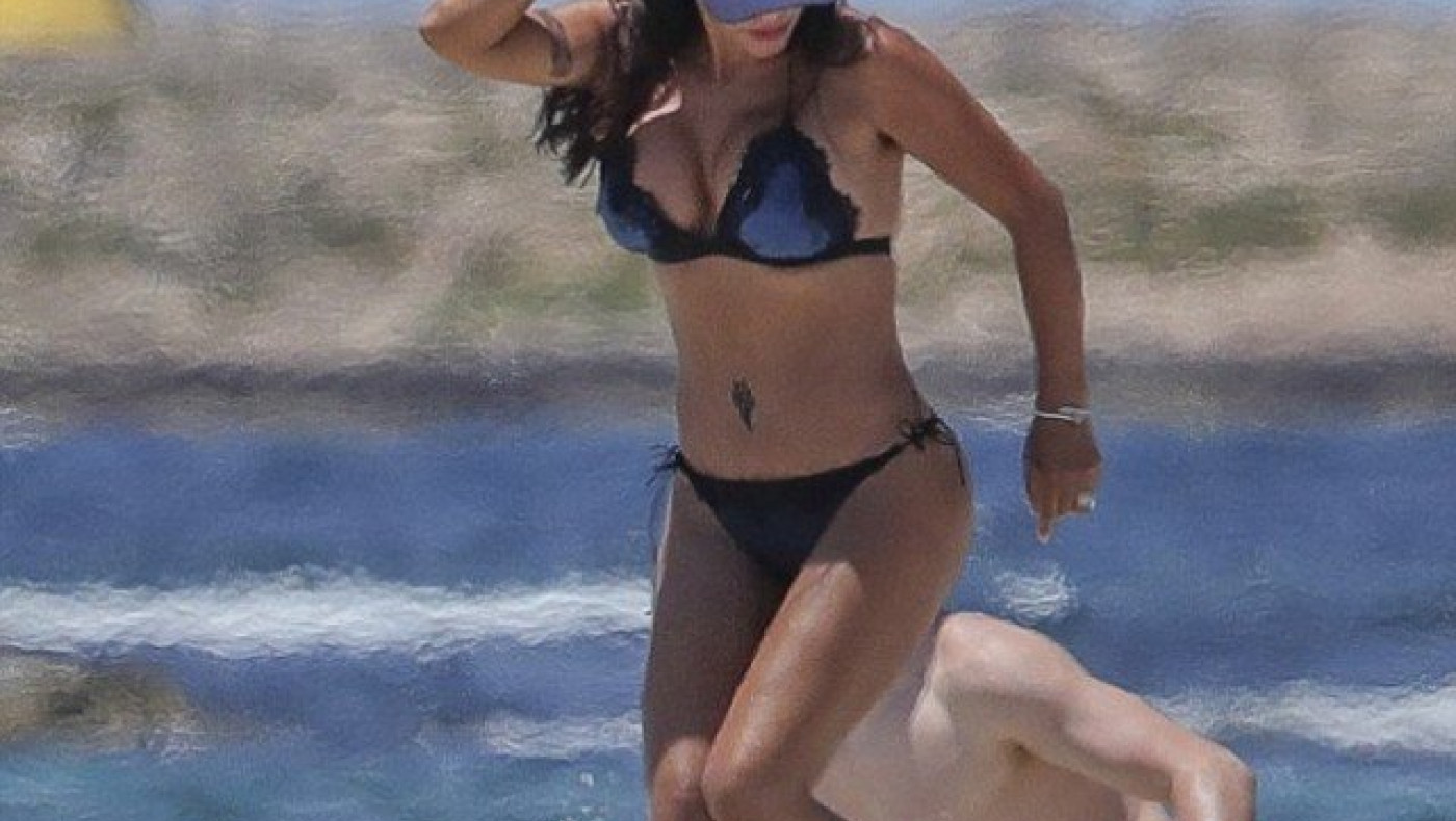 Ο Σεσκ και η σέξι Ντανιέλα        στην Ίμπιζα (pics)