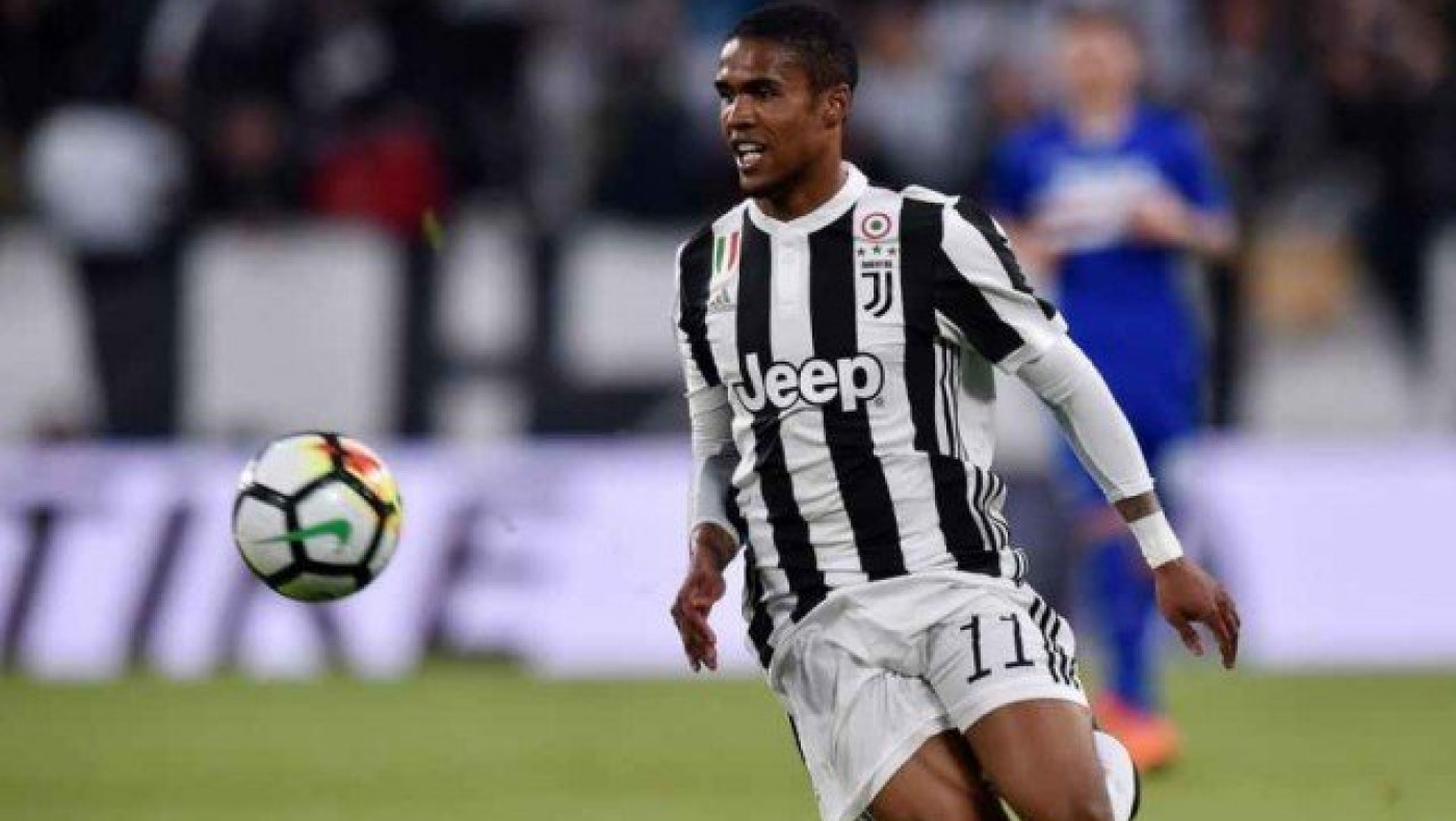 Αγόρασε τον Ντάγκλας Κόστα η                  Γιούβε