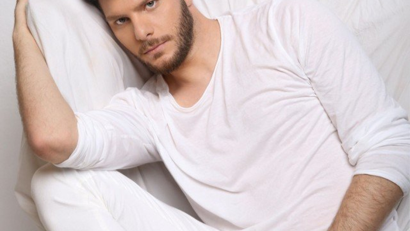 Το νέο single του Λούκα Γιώρκα έχει τίτλο «Υποκρίνεσαι» (ΒΙΝΤΕΟ)