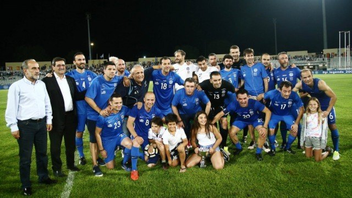 Ξέφυγε     στα...   κιλά ο    Ντέμης  Νικολαΐδης (pic)