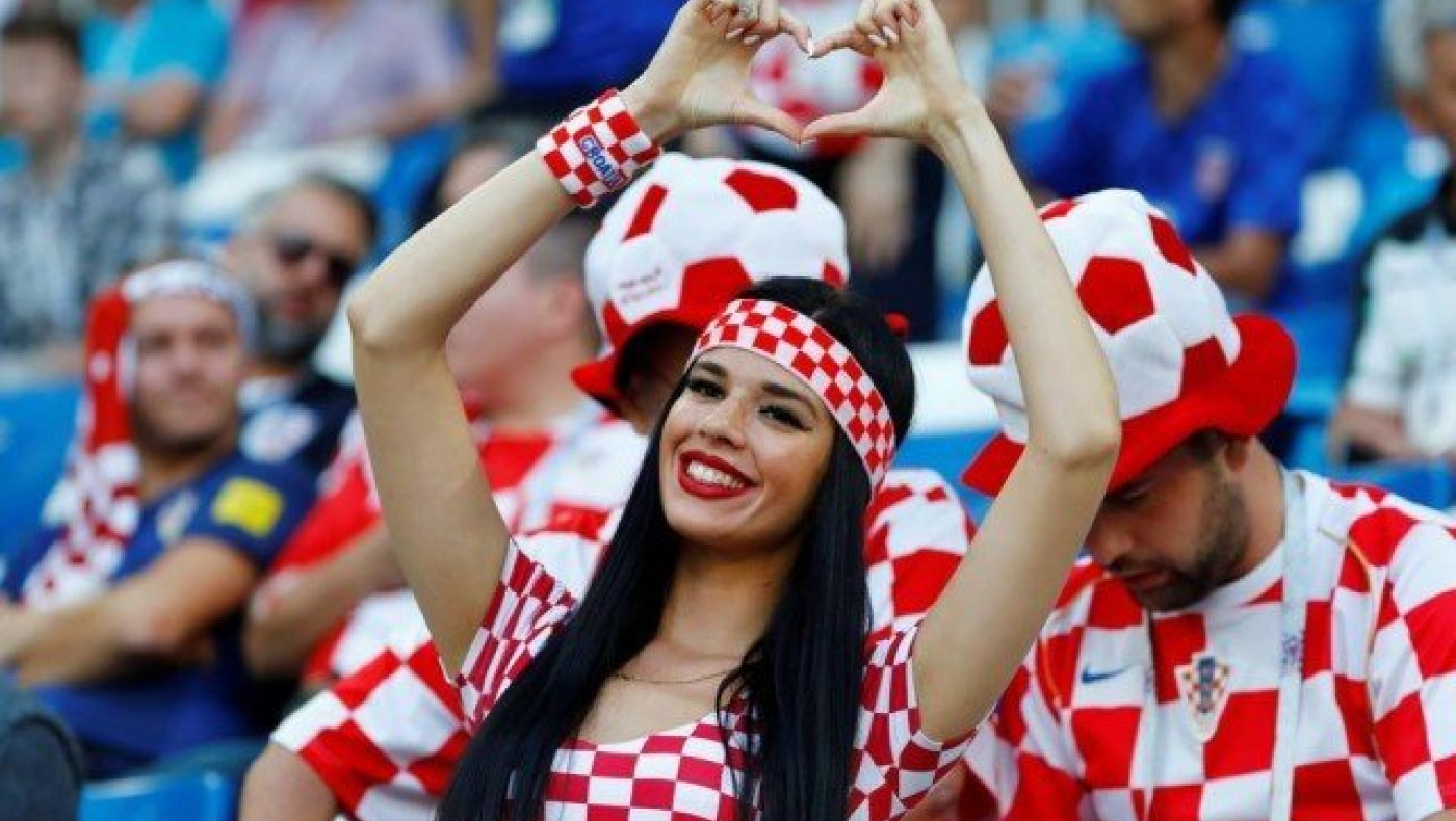 Η σέξι Ιβάνα τρελαίνει κόσμο στο Μουντιάλ της Ρωσίας (pics)