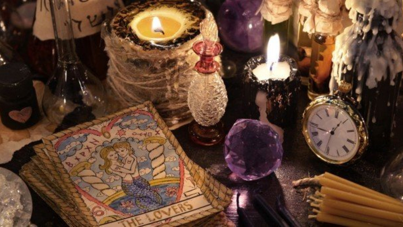 Κατερίνη: 21 ετών χαρτορίχτρα πήρε 400 ευρώ από 47χρονη!