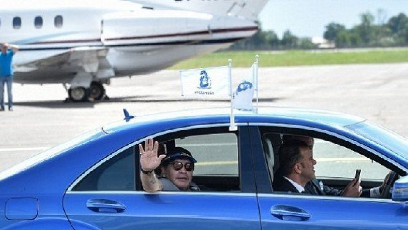 Το τρελό σόου του Μαραντόνα στη Λευκορωσία (pics/vid)