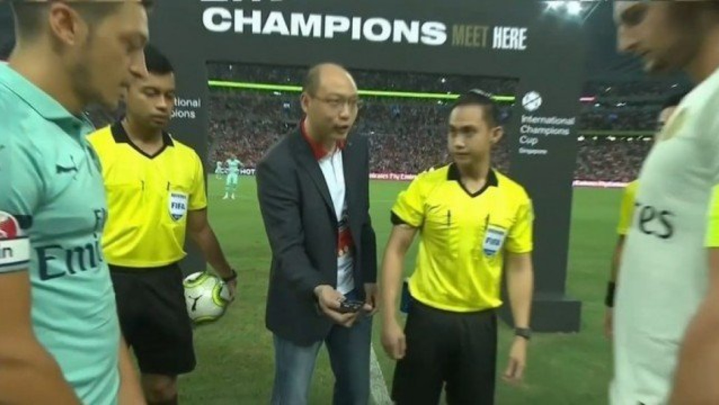 Δεν ξανάγινε! Αντί νομίσματος... πιστωτική κάρτα στο Παρί - Άρσεναλ!