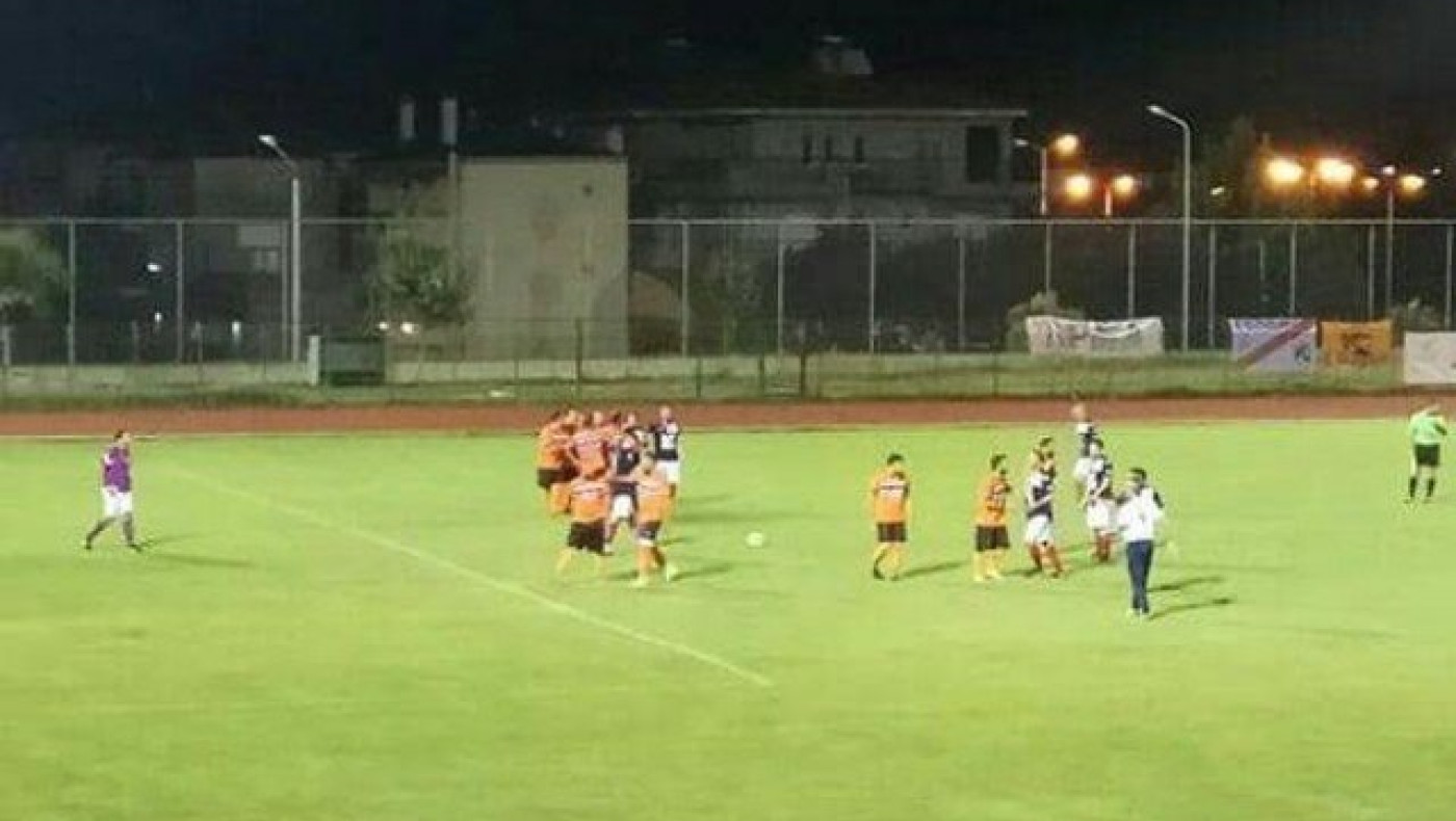 Το πέναλτι που προκάλεσε τη σύρραξη στον τελικό των δικηγόρων (vid)