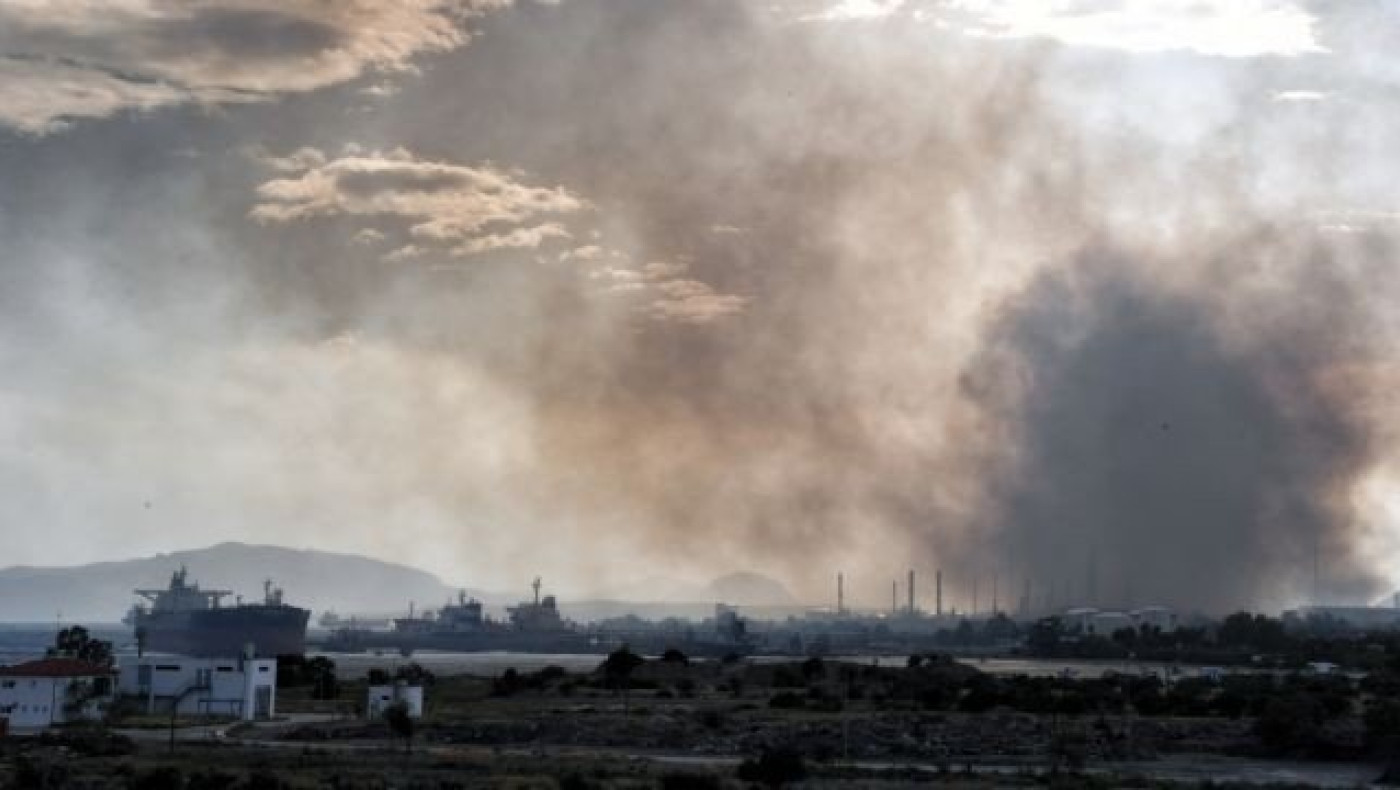 Εκκενώνονται οικισμοί στους Αγίους Θεοδώρους Κορινθίας