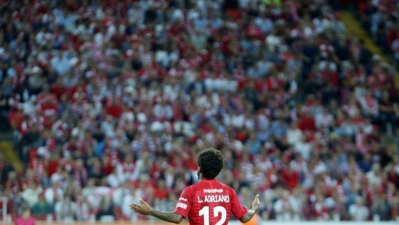 Αποβλήθηκε ο Λουίζ Αντριάνο για χτύπημα εκτός φάσης στον Κρέσπο (vid)