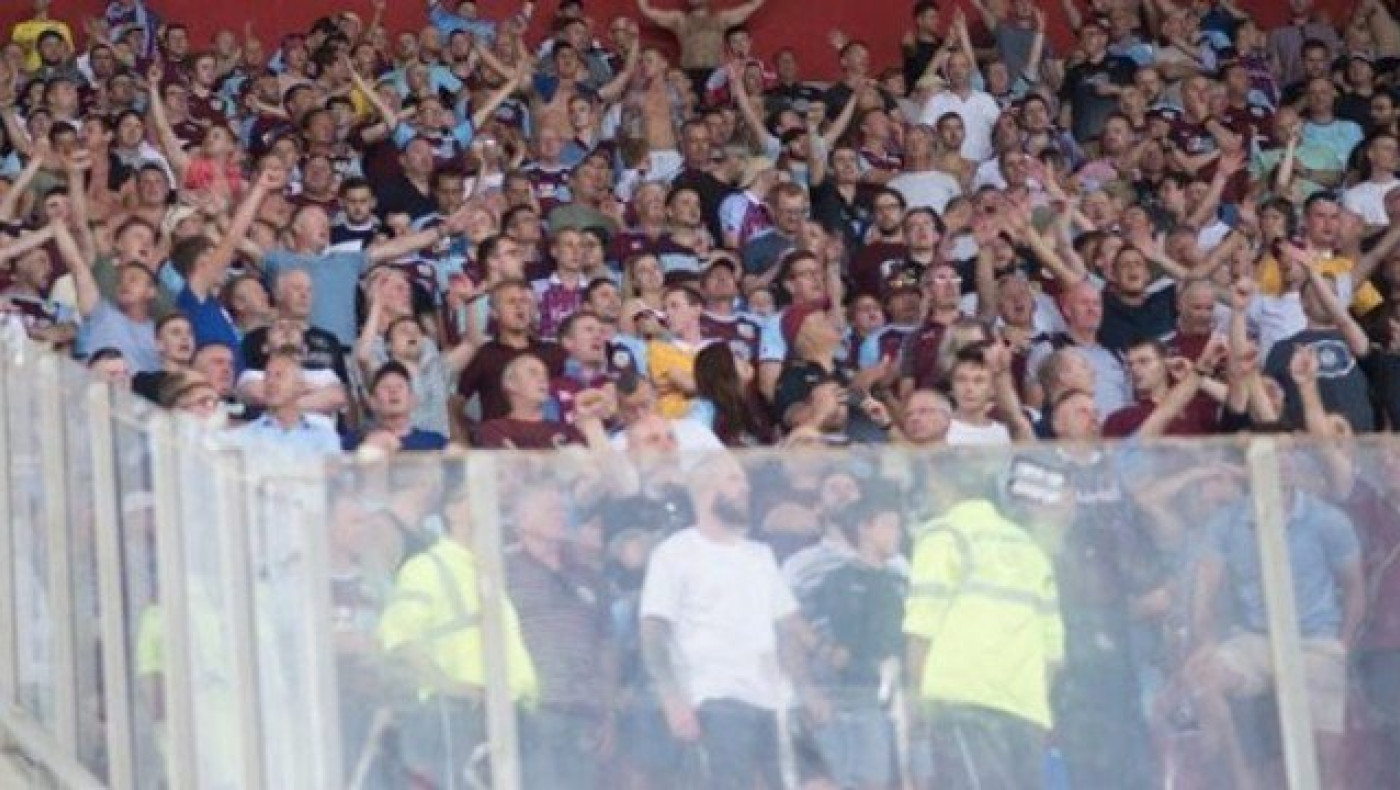 «Πέντε φίλαθλοι της Μπέρνλι τραυματίες, ο ένας μαχαιρώθηκε στο πόδι»