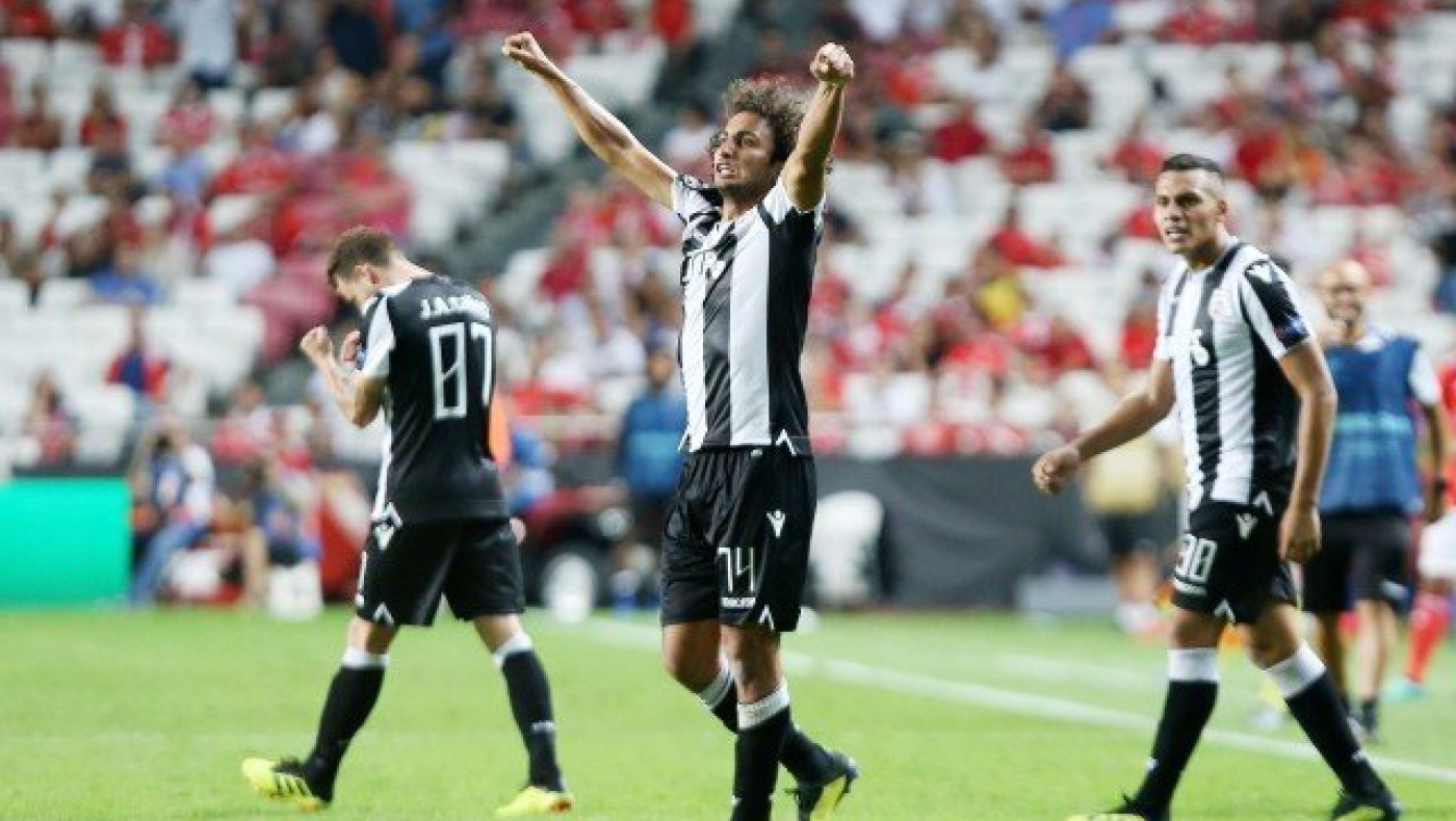 Οπαδός της Μπενφίκα ζήτησε τη φανέλα του Ουάρντα (pic)