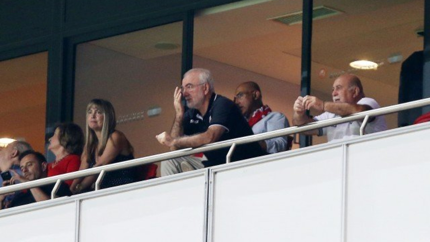 Μοίρασε συγχαρητήρια στα αποδυτήρια ο       Σαββίδης