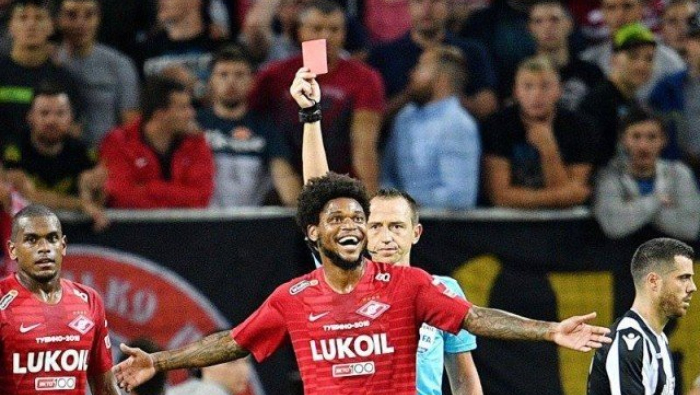 Η συγγνώμη του Αντριάνο για την αποβολή του και οι αντιδράσεις (pic)