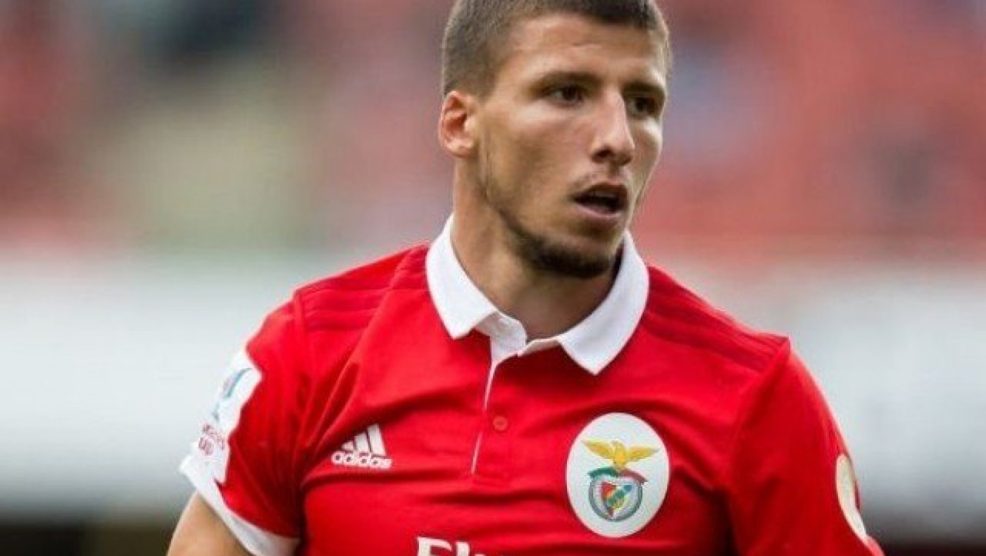 Η Λυών ετοιμάζεται να κάνει δώρο στον ΠΑΟΚ μέσω... Μπενφίκα