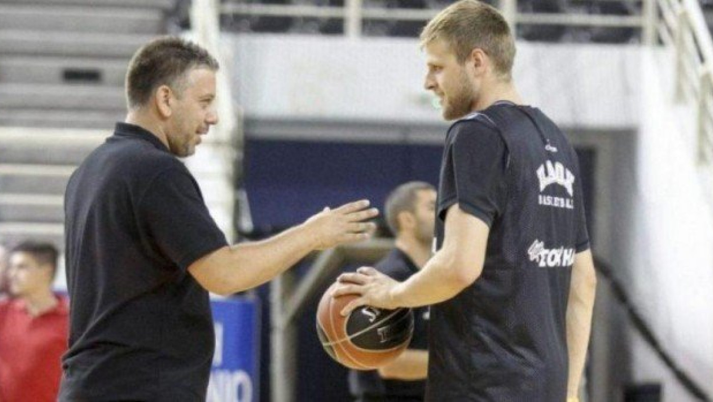 «Ασπίδα» Παπαθεοδώρου              σε Χαραλαμπόπουλο