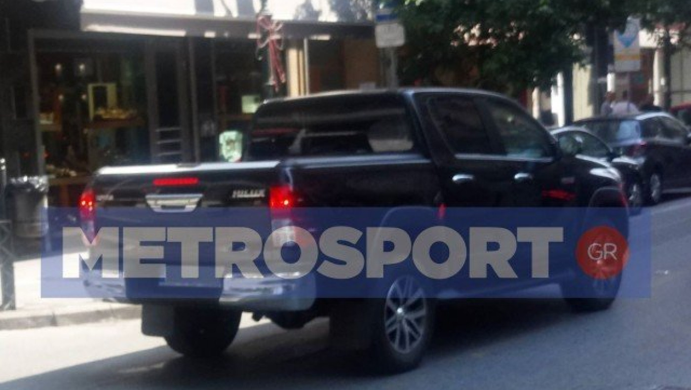 ΑΠΙΣΤΕΥΤΟΣ ΟΥΑΡΝΤΑ: Μ' αυτό το... αμάξι κυκλοφορούσε στη Θεσσαλονίκη