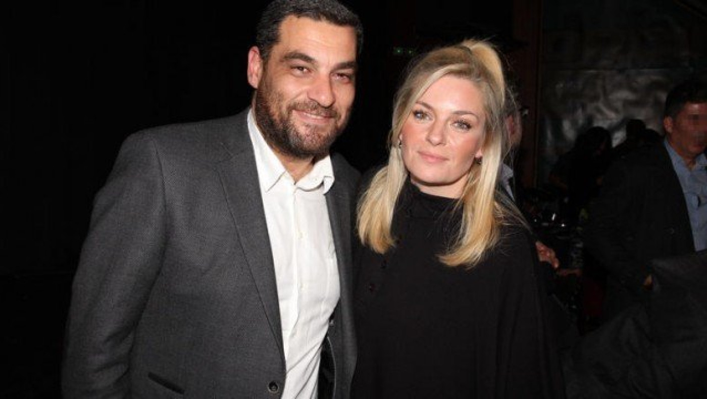 Μουτάφη - Νιφλής: Νέες φωτογραφίες από τον γάμο τους στη Σαντορίνη