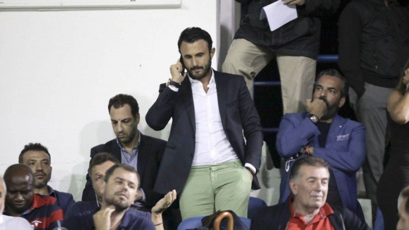 Η Κυβέρνηση           κατάλαβε ότι έχει ανάγκη τον Αρη