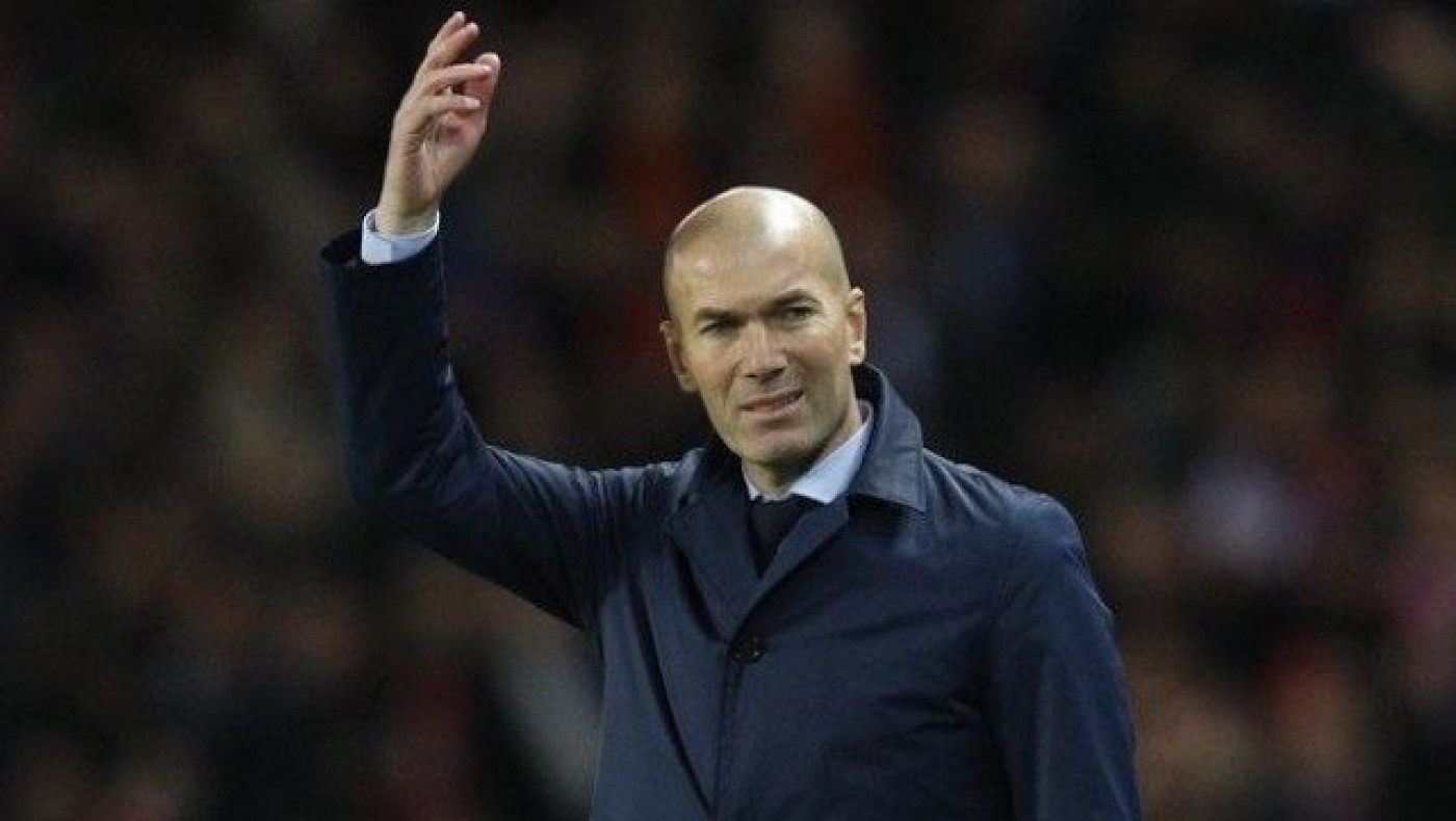 Ανακοίνωσε την επιστροφή του                     ο Ζιντάν