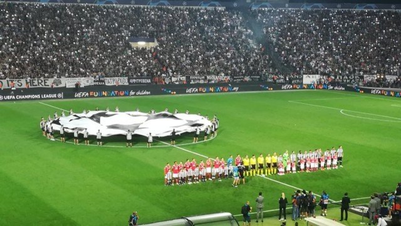 Ο ύμνος του Τσάμπιονς Λιγκ στην          Τούμπα (vid)