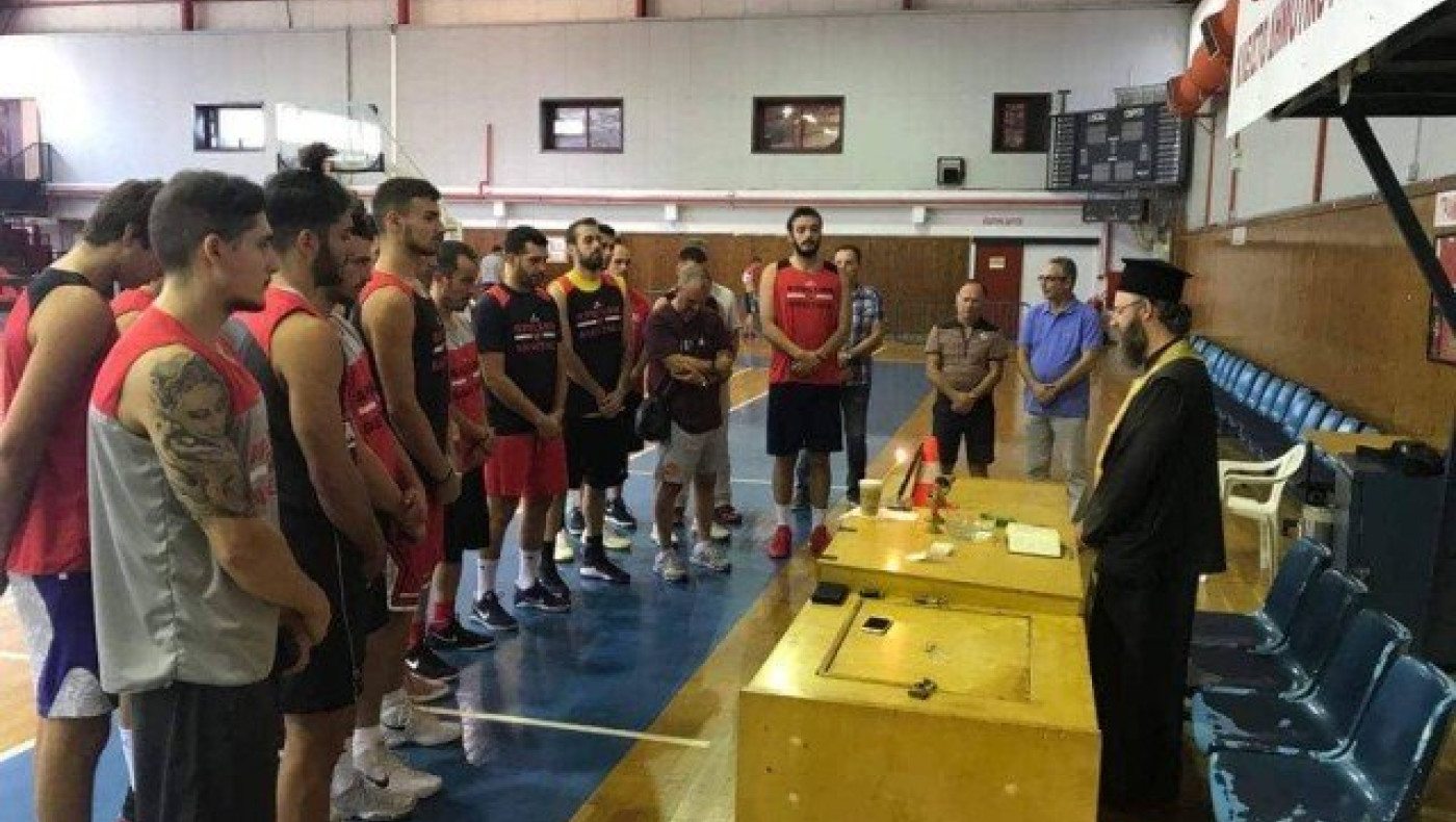 Ο αγιασμός της ομάδας μπάσκετ του  Απόλλωνα (pics)