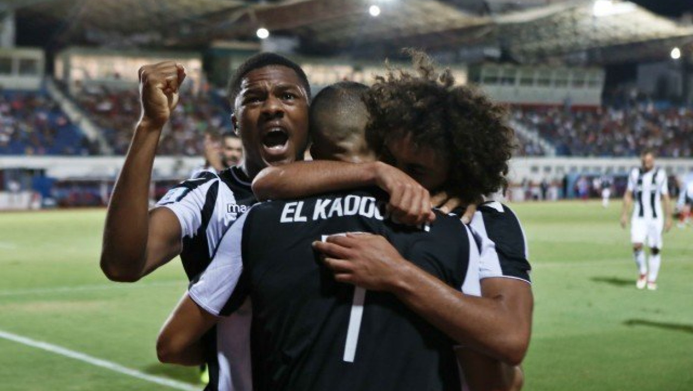 Παλικαρίσιο διπλό, του            έκλεψαν καθαρό γκολ