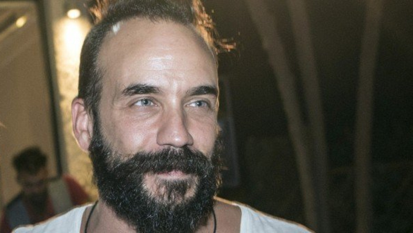 Το πρώτο διεθνές εξώφυλλο του Μουζουράκη μετά το «Mamma Mia» (ΦΩΤΟ)