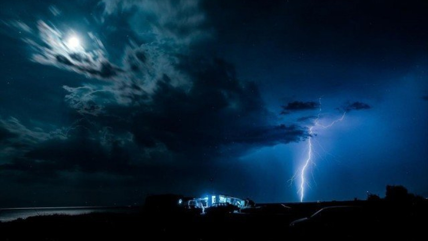 Νέο έκτακτο δελτίο της ΕΜΥ: Άνεμοι 10 μποφόρ και καταιγίδες