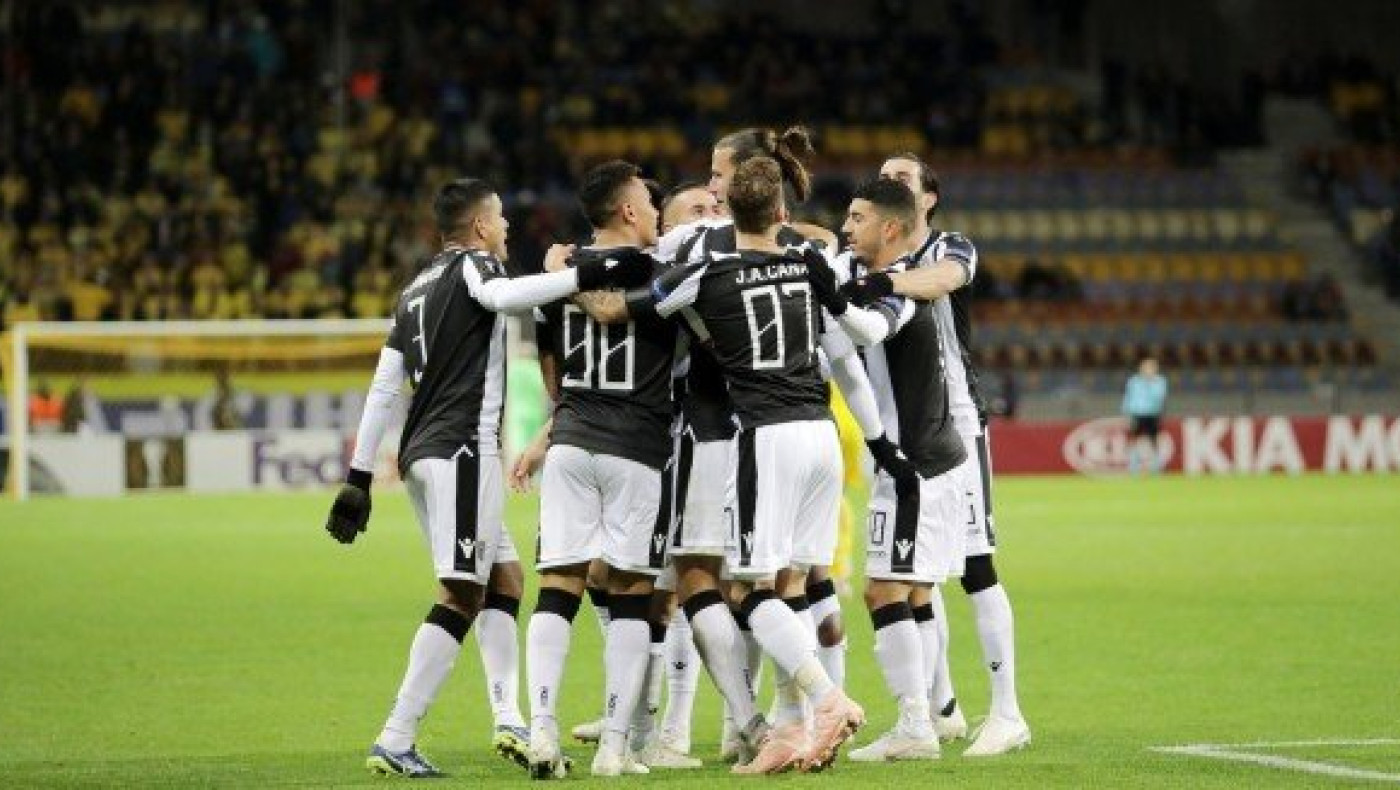 Αγαλλίασαν οι ψυχούλες             των «Αετόπουλων»…