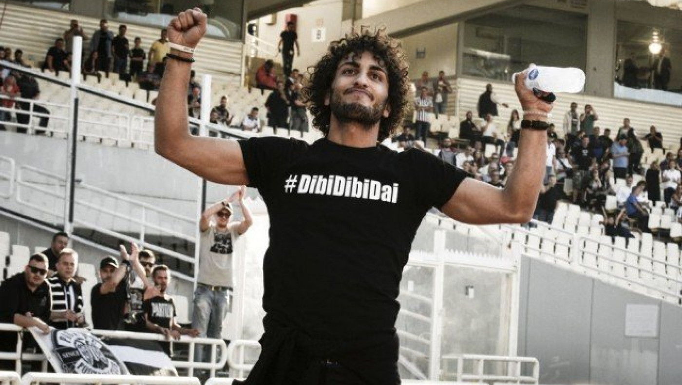 Έτσι γιόρτασε στο αυτοκίνητο τα        γενέθλιά του ο Ουάρντα (vid)