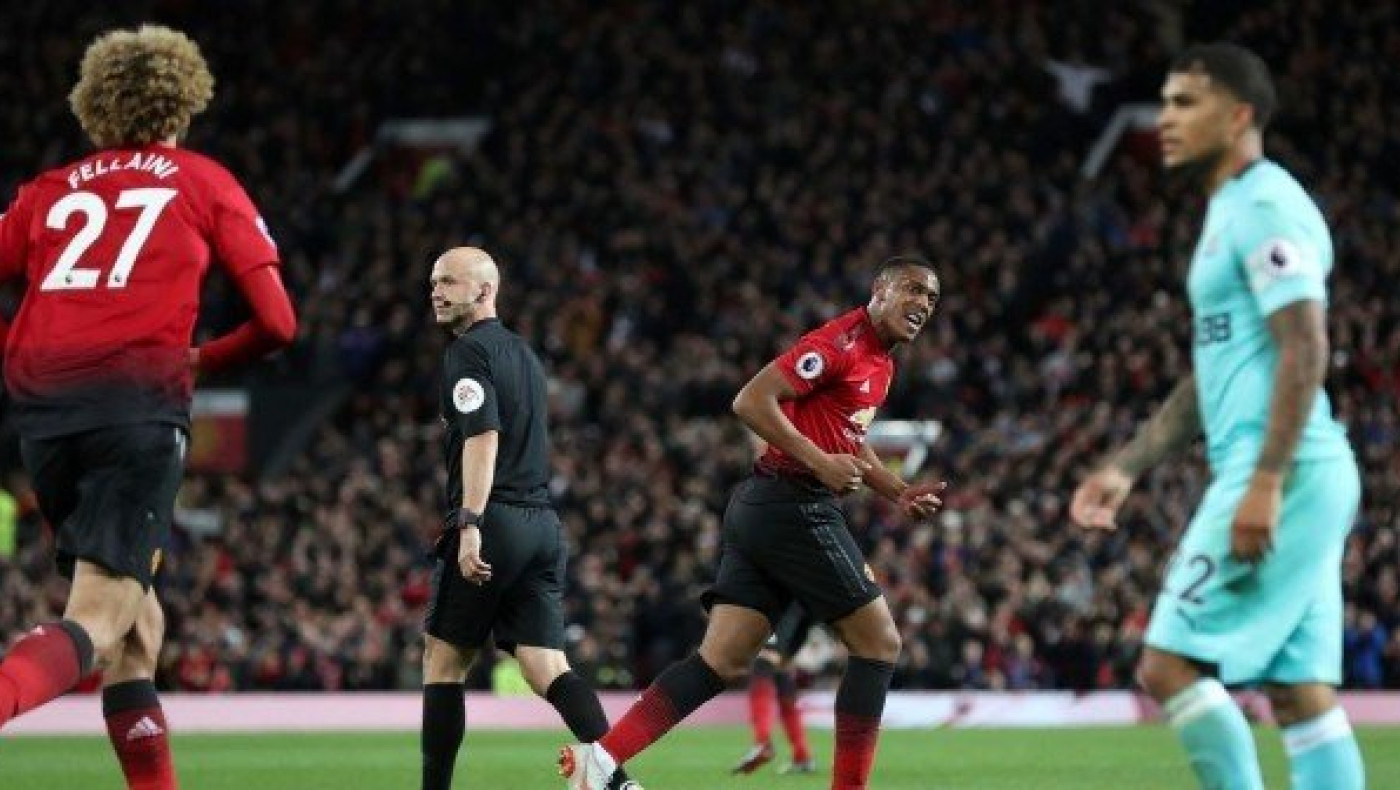 Τα έφερε                   όλα…               τούμπα!