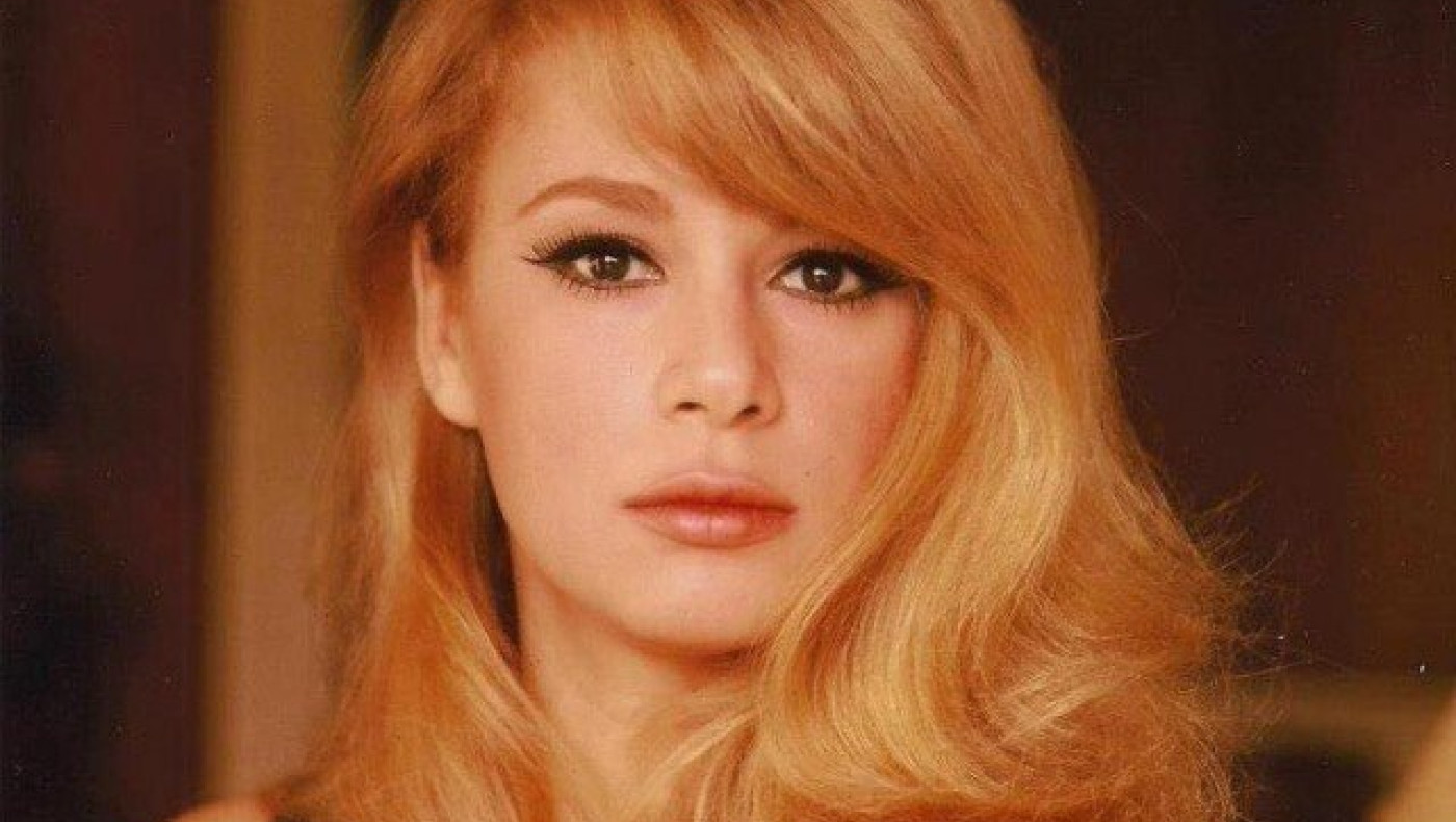 «Με είδε η Βουγιουκλάκη, θύμωσε και με έβαψαν μελαχρινή» (ΒΙΝΤΕΟ)