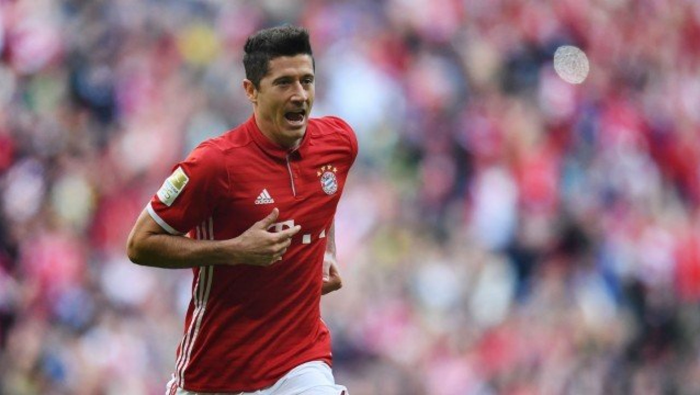 Η Μπάγερν έχασε αλλά                   ο Λεβαντόφσκι το γλέντησε (pic)